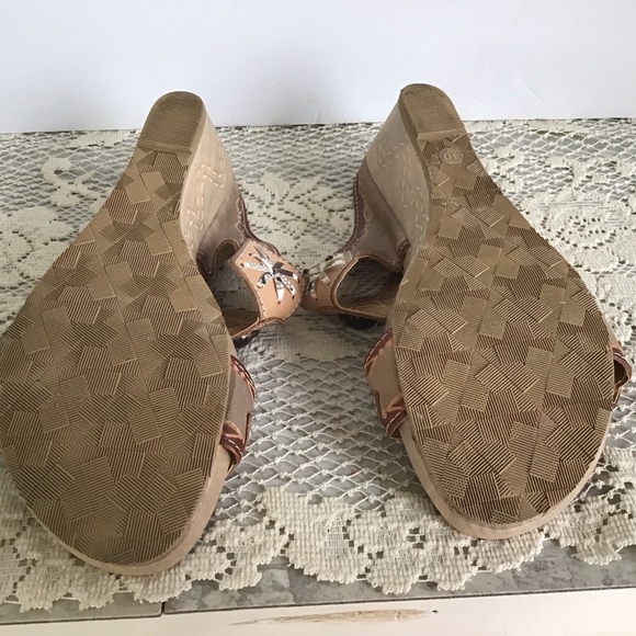 L’artiste Spring Step Sesame womens 9.5 tan floral wedge heel slip on sandals - Picture 7 of 7